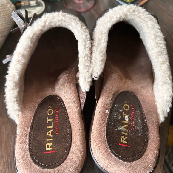 Cute clogs brown with cream lining - Picture 5 of 8